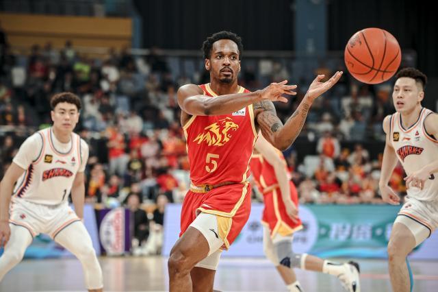 1747204920445017068.jpg (体育)(3)篮球——CBA常规赛:浙江方兴渡胜上海久事XxjpseC007309_20250317_PEPFN0A001.jpg